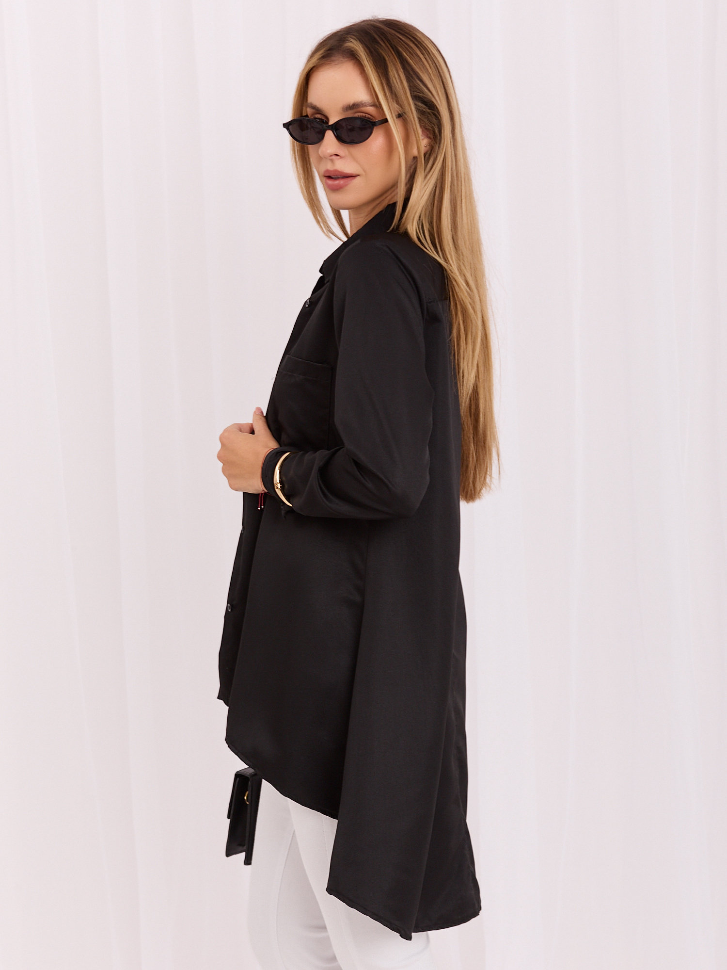 Schwarze asymmetrische Bluse Gilliana.