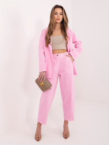 Pastelowe różowe sztruksowe spodnie z nogawką 7/8 RUE PARIS 
