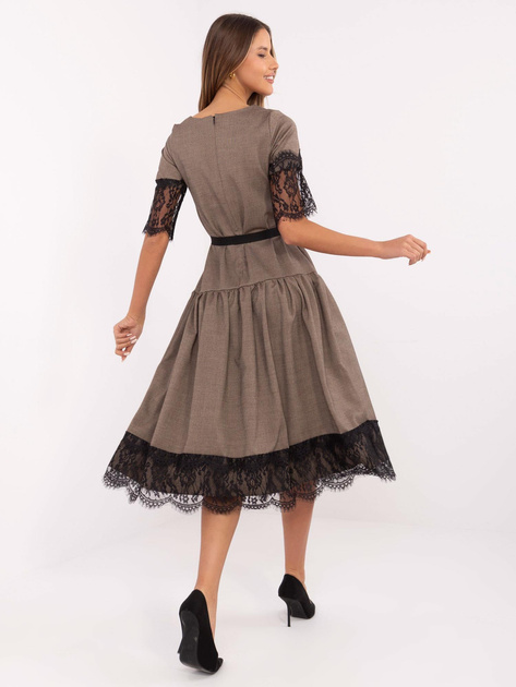 Hurtownia Ciemnobeżowa wełniana sukienka z koronką
