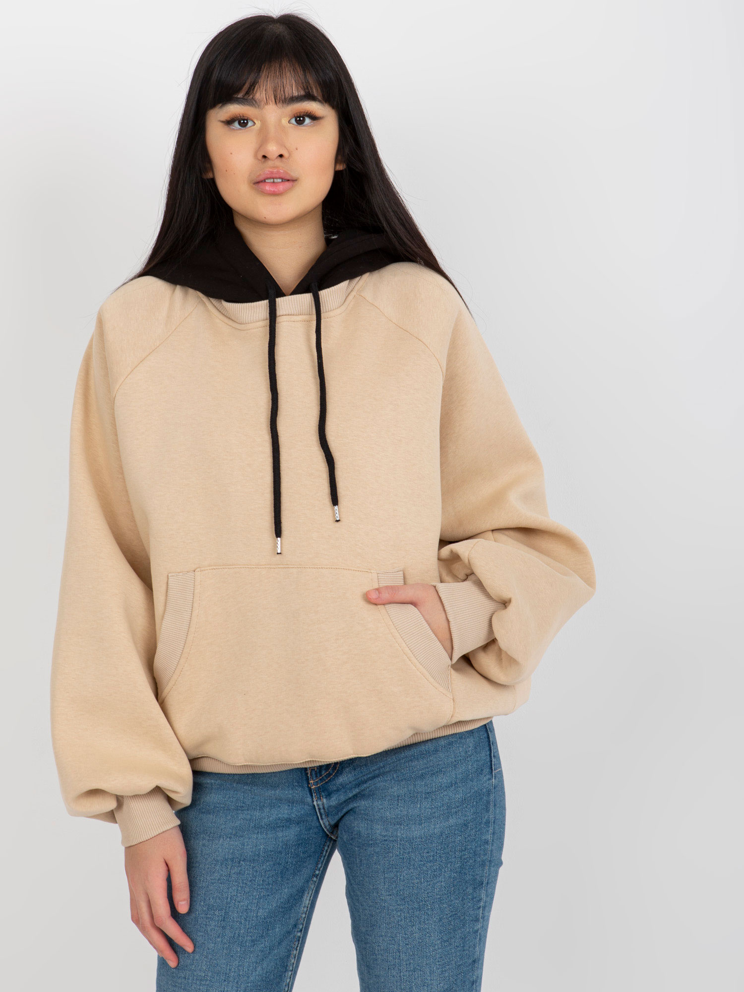 Beżowo-czarna luźna dresowa bluza basic z kapturem