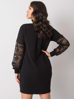 Czarna sukienka z koronkowymi rękawami Alexxie RUE PARIS