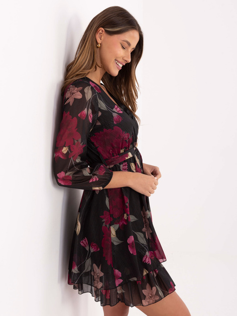 Czarna mini sukienka z falbaną