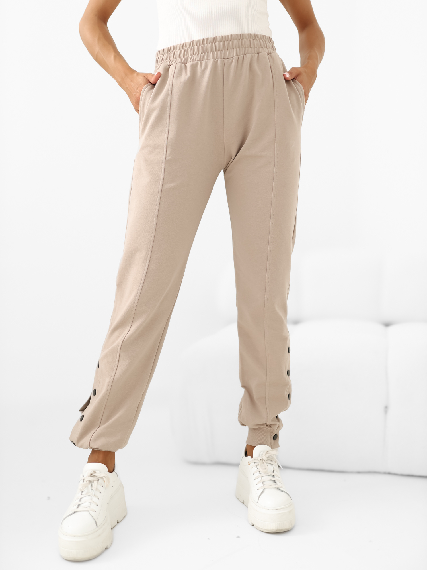 Dark beige sweatpants with buttons Cindy RUE PARIS 