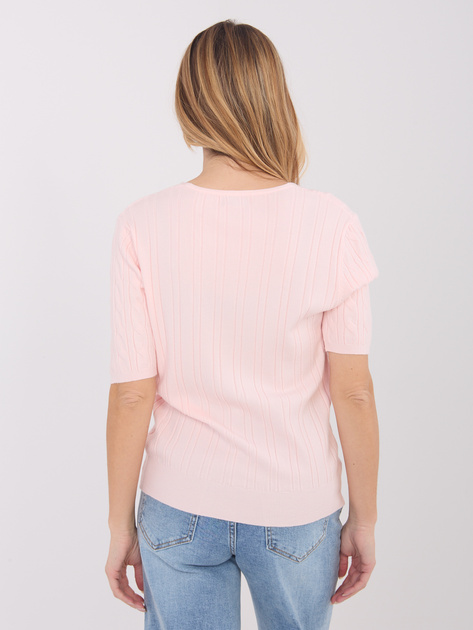 Jasnoróżowy sweter z miękkiej dzianiny