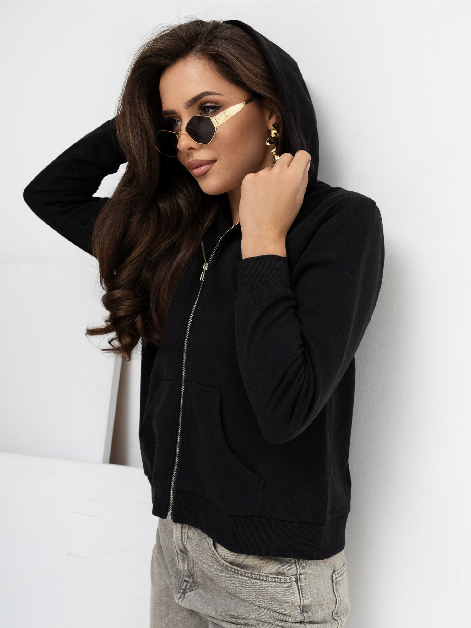 Czarna rozpinana bluza basic z kieszeniami