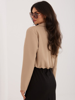 Ciemnobeżowa krótka marynarka z broszką