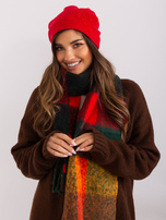 Hurtownia Czerwona czapka zimowa z aplikacjami