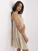 Beżowa sukienka na szerokich ramiączkach