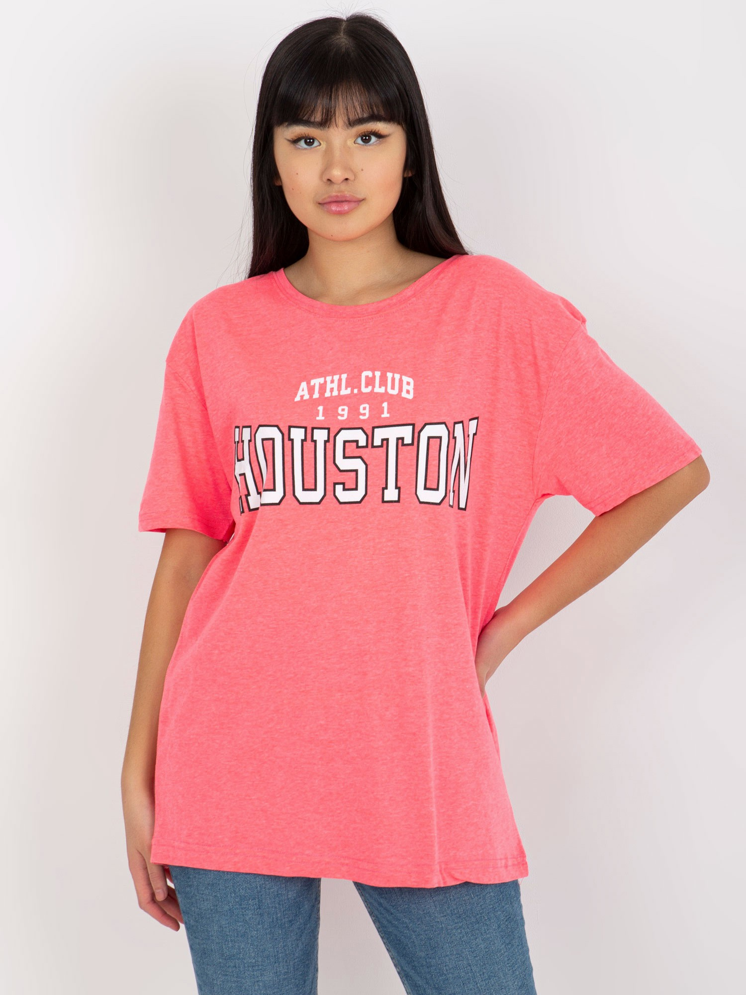 Hurtownia Fluo różowy luźny damski t-shirt z napisem 