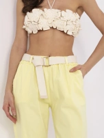 Hurtownia Jasnożółte damskie spodnie typu marchewki
