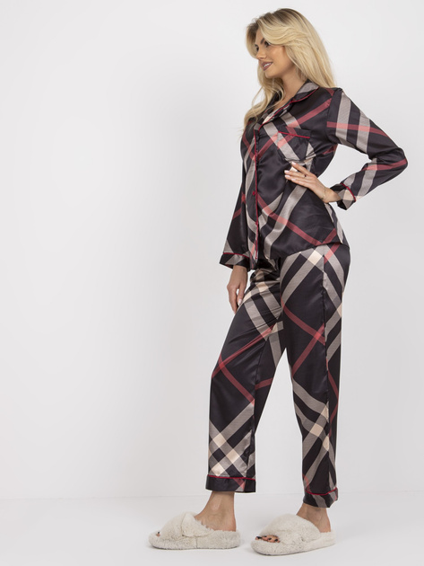 Czarna piżama ze sztucznej satyny ze spodniami