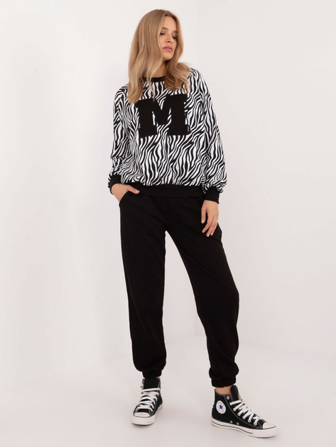 Hurtownia Biało-czarny dresowy komplet z literą M