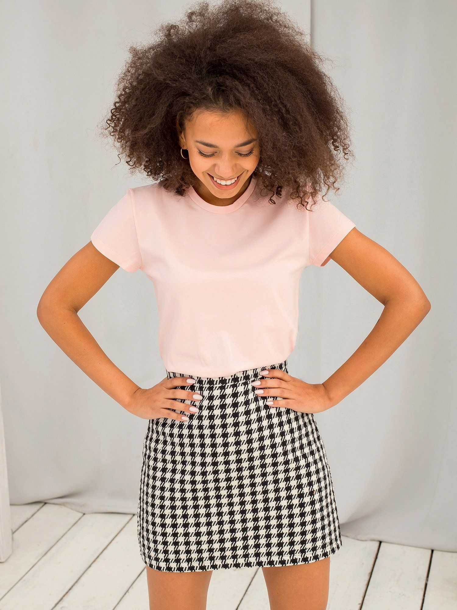 Jasnoróżowy bawełniany t-shirt basic Peachy