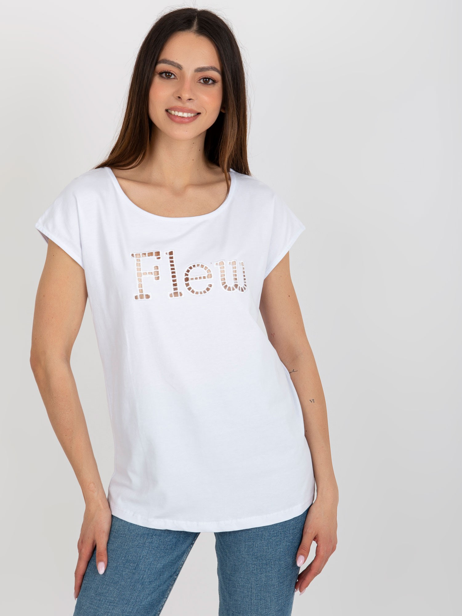Hurt Biały damski t-shirt jednokolorowy z wycięciami