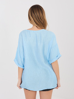 Jasnoniebieska letnia bluzka z krótkim rękawem