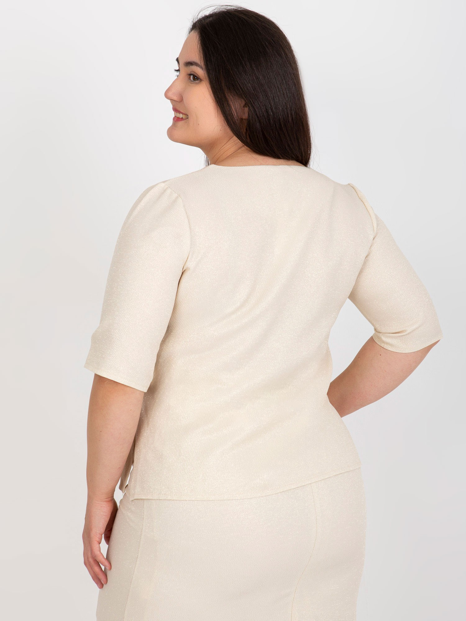 Beżowa bluzka plus size z krótkim rękawem
