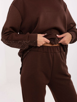 Ciemnobrązowy casualowy komplet z dżetami