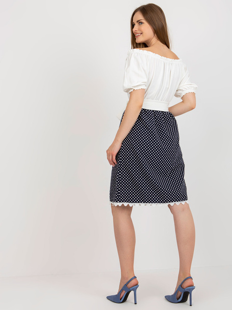 Hurt Ecru-granatowa koktajlowa sukienka hiszpanka z paskiem