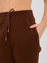 Czekoladowe dresowe spodnie basic z wiązaniem