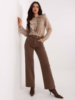 Beżowa rozpinana koszula z żabotem