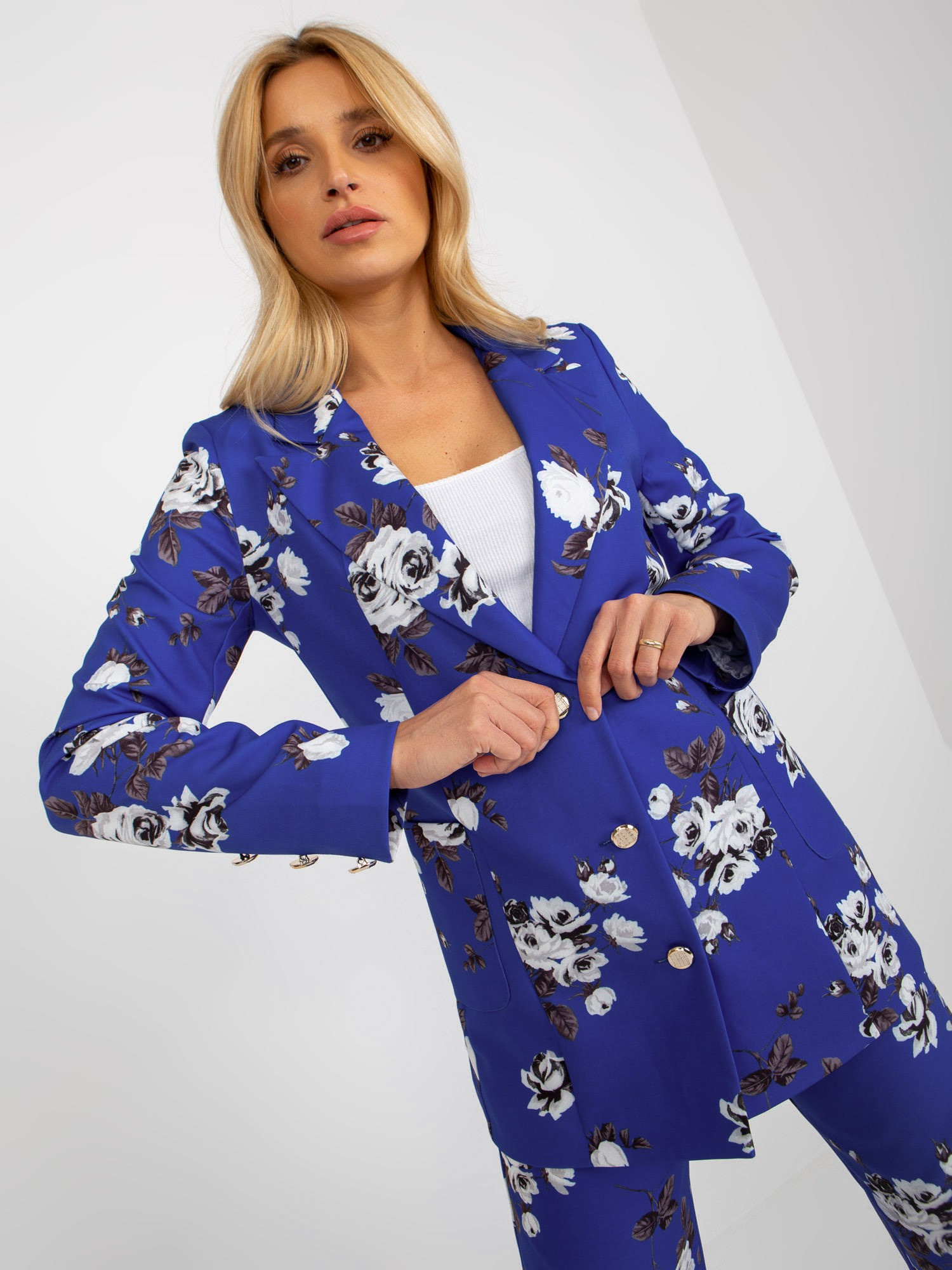 Hurt cobalt elegant jacket with roses from a suit.