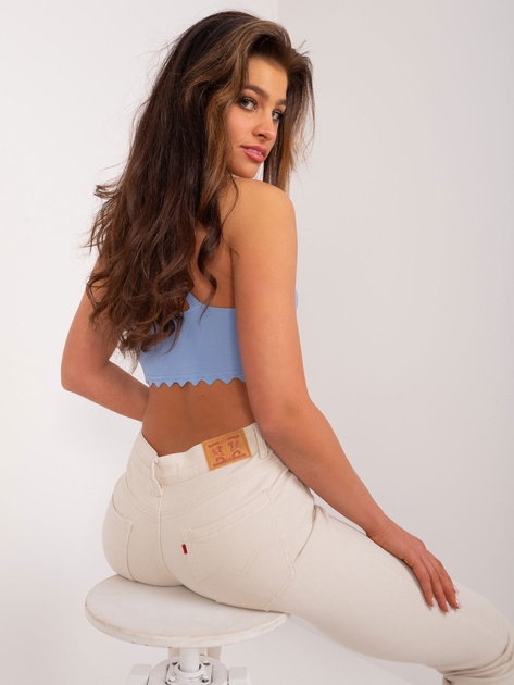 Hurtownia Jasnobeżowe damskie jeansy o kroju bootcut