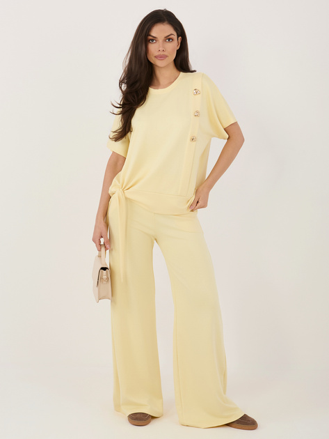 Jasnożółty damski komplet z ozdobnymi guzikami