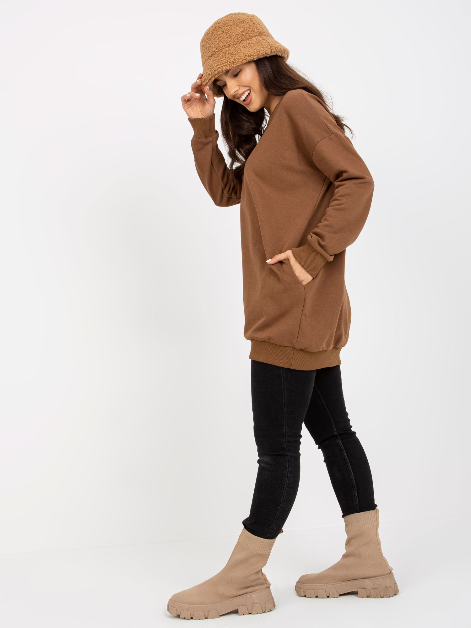Didmeninė parduotuvė Ruda ilga bazinė bliuzonė be gobtuvo.
