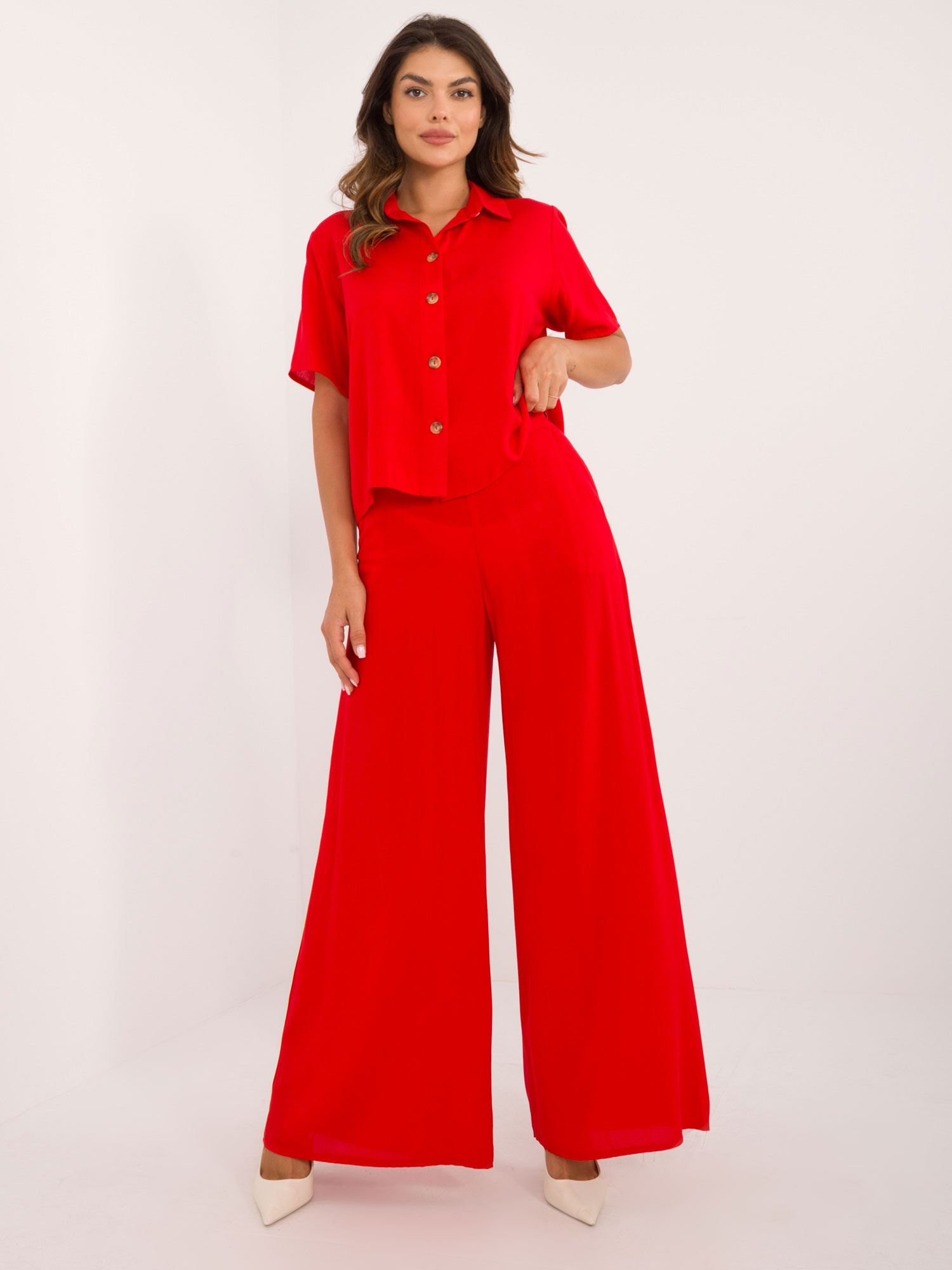 Hurt Red women's summer set with short sleeves.