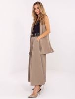 Beige pleated suit skirt.