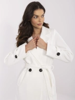 Ecru dámský kabát s vázacím páskem.