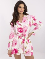 Biało-różowy elegancki kombinezon z szortami