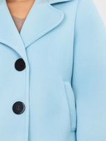 Jasnoniebieski piankowy płaszcz z kołnierzem