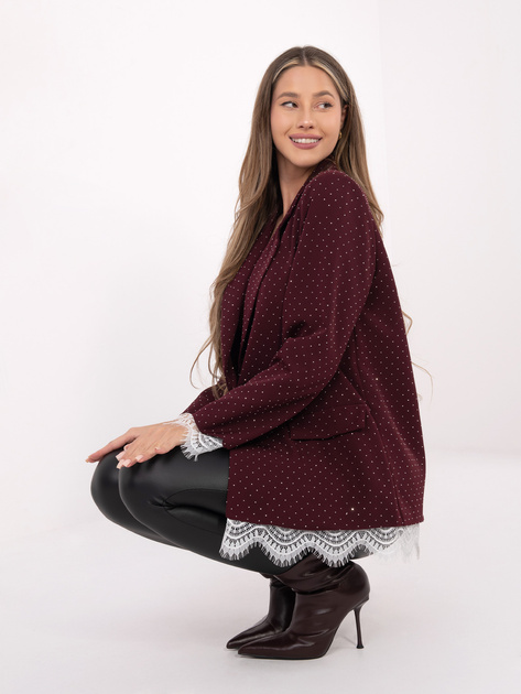 Burgundowa elegancka marynarka z białą koronką