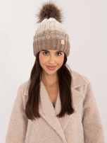 Hurt Ciemnobeżowa zimowa czapka z warkoczami RUE PARIS