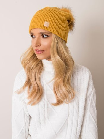 Musztardowa czapka beanie z pomponem RUE PARIS