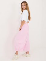 Jasnoróżowe  damskie spodnie alladynki z sztruksu