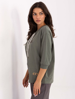 Khaki damska bluzka z haftowanym napisem