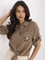 Ciemnobeżowa muślinowa koszula z kieszenią