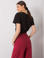 Czarny t-shirt z napisem Elani