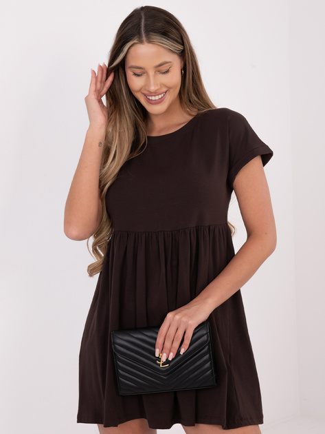 Czekoladowa sukienka basic z krótkim rękawem RUE PARIS