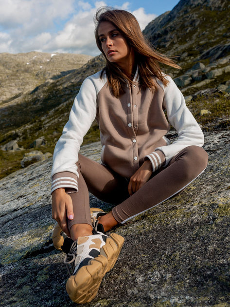 Ciemnobeżowo-biała bluza bomberka Porto RUE PARIS