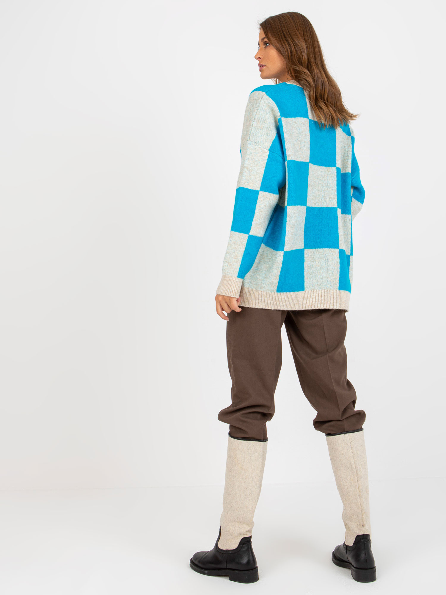 Niebiesko-beżowy damski sweter oversize w kratę