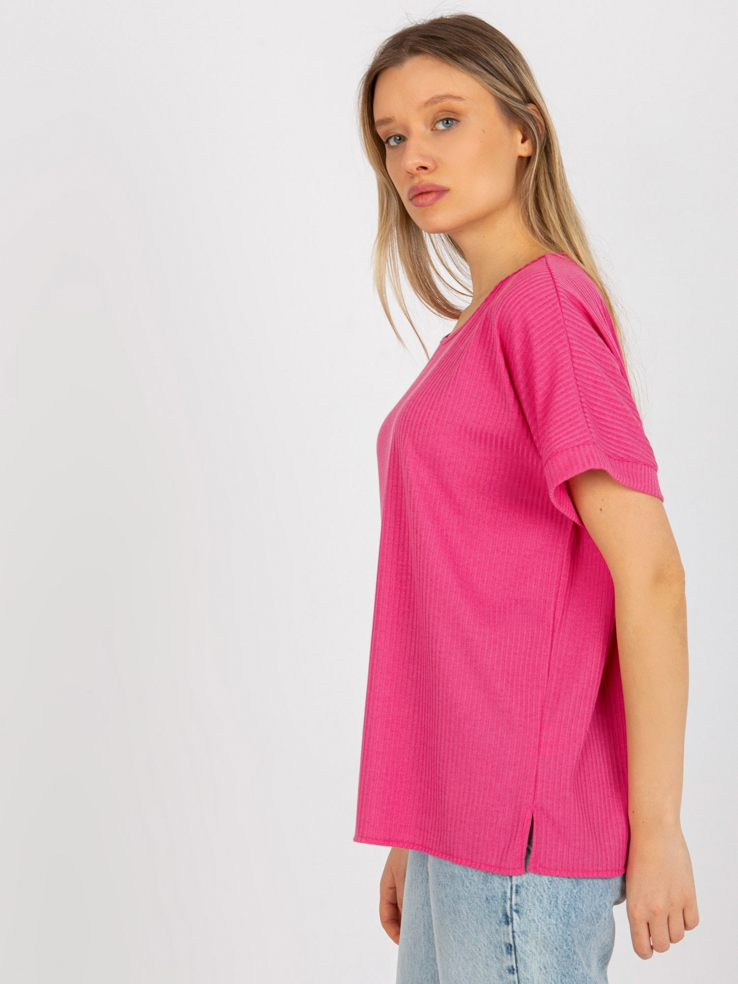 Fuksjowa prążkowana bluzka oversize z bawełny