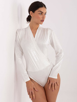 Ecru eleganckie body z kopertowym dekoltem