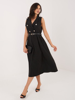 Czarna elegancka sukienka z kołnierzem