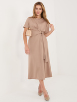 Ciemnobeżowa midi sukienka z krótkim rękawem