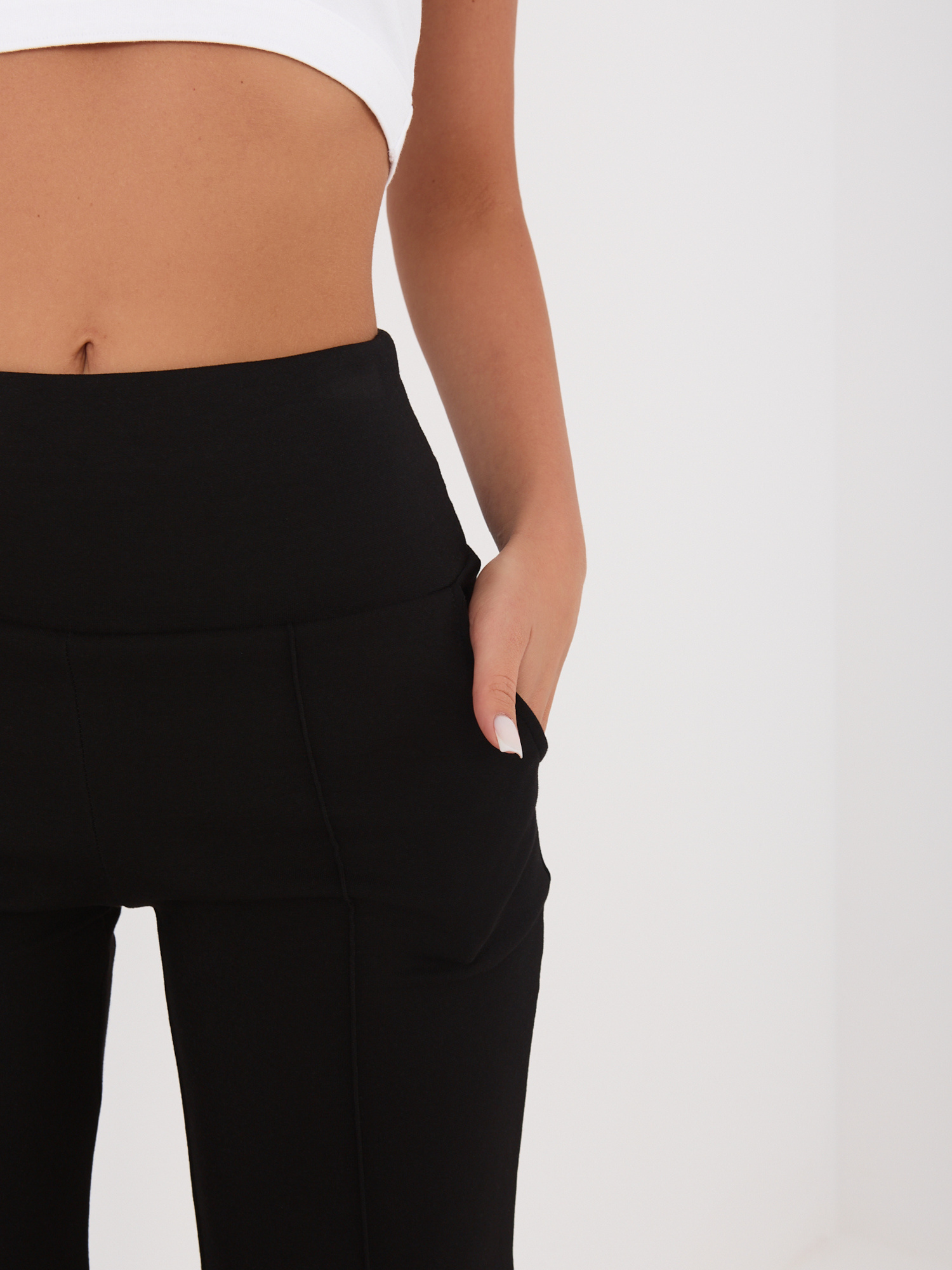 Czarne dresowe spodnie straight leg RUE PARIS 