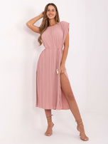 Brudnoróżowa midi sukienka z plisowaniem 