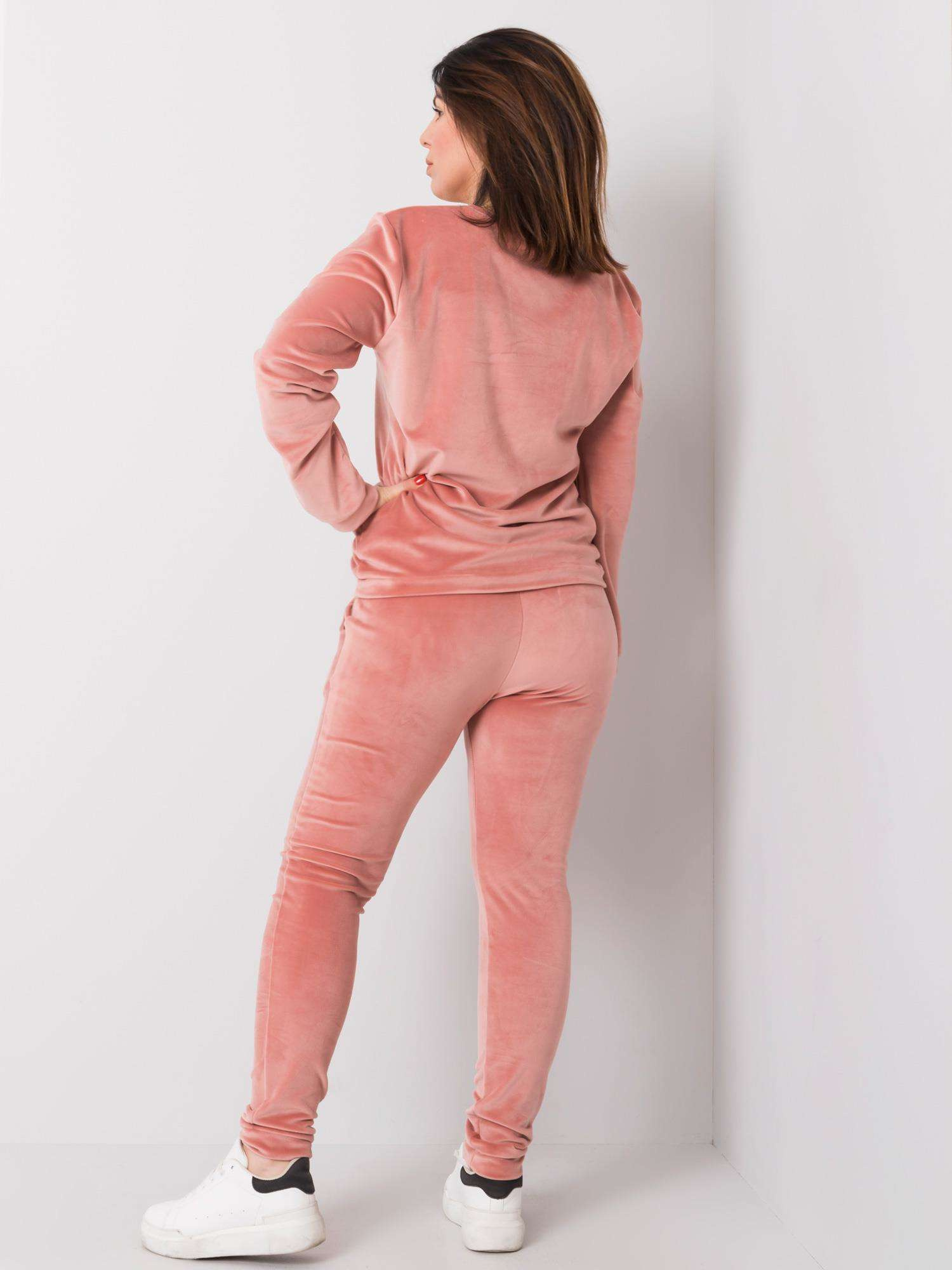 Brudnoróżowy welurowy komplet plus size Jeanne